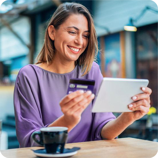 Cliente solicitando su avance de dinero en efectivo